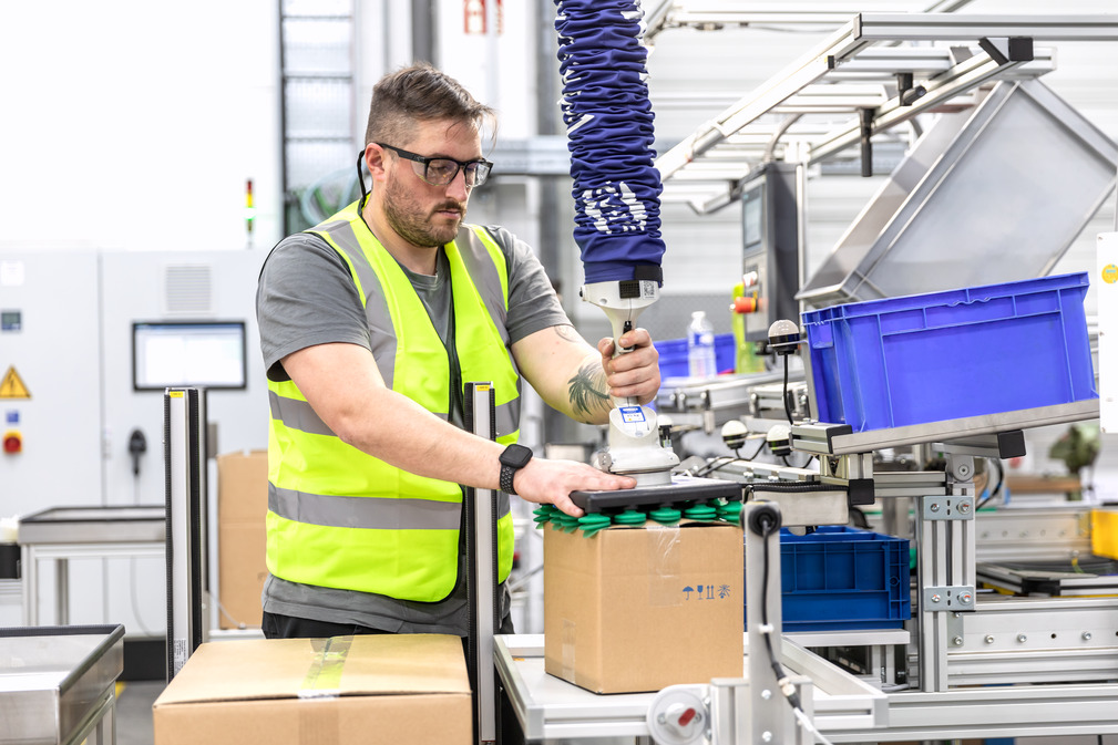 Vakuumheber von Schmalz optimiert Handhabung bei Aliaxis